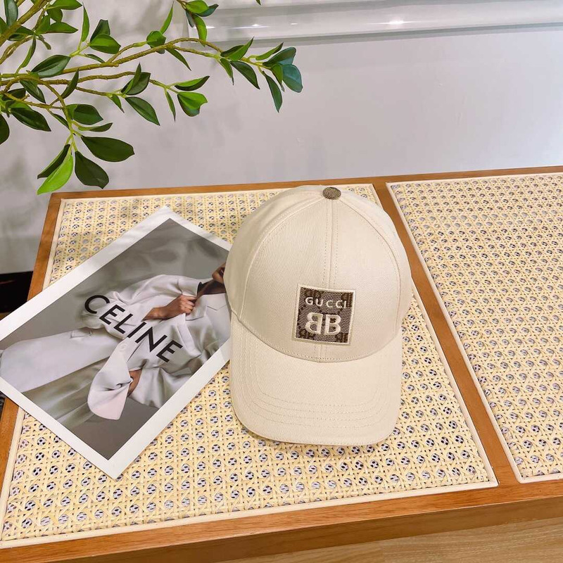 G*u*i baseball cap beige