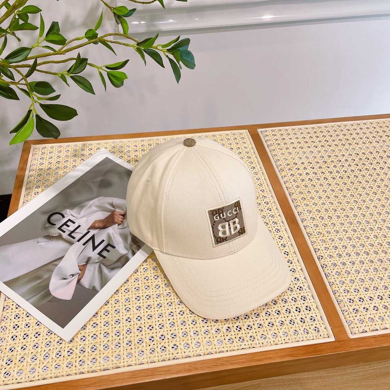 G*u*i baseball cap beige