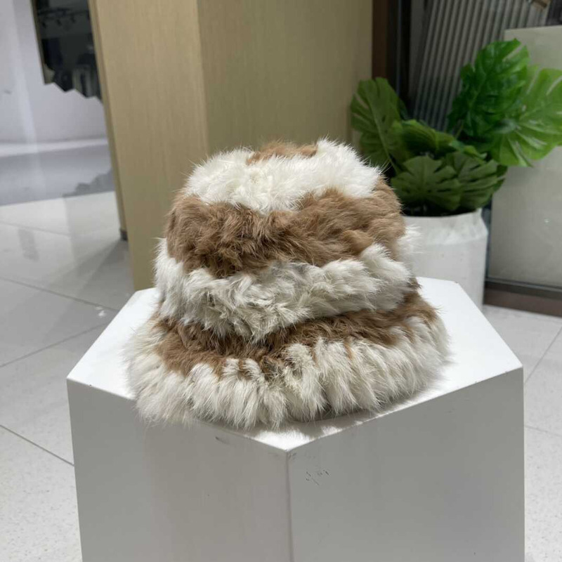 G*u*i gg fur bucket hat white&brown