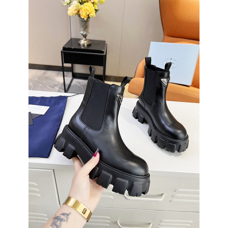 Pra*a monolith glossy leather ankle boots black