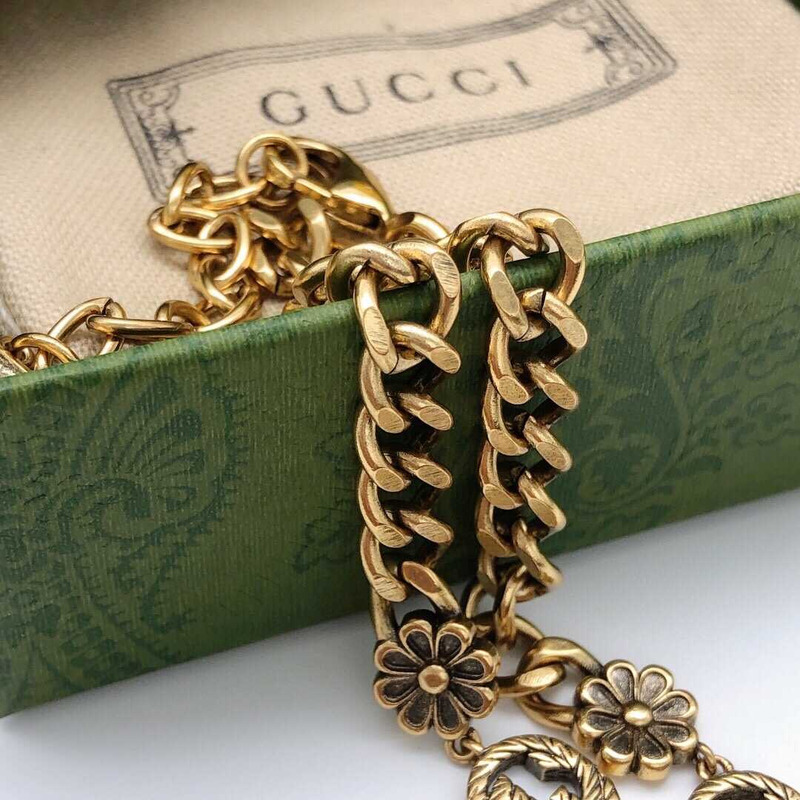 G*u*i gg metal necklace gold