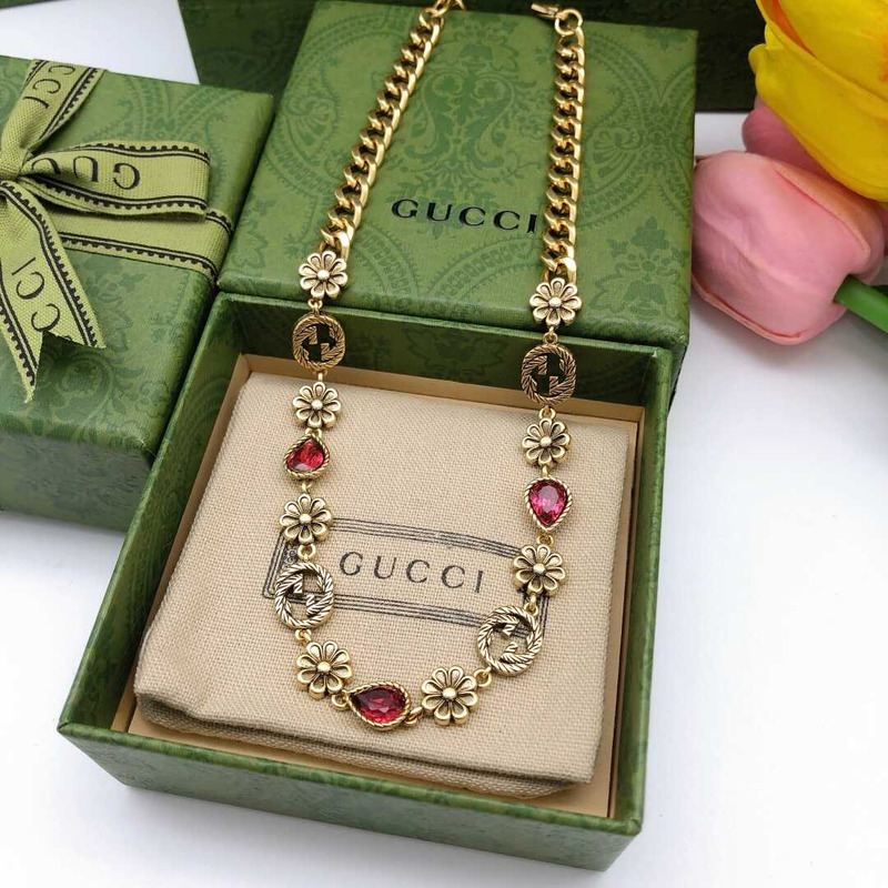 G*u*i gg metal necklace gold