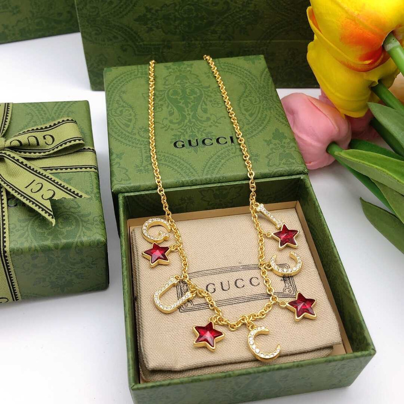 G*u*i logo-embellished enamel necklace gold