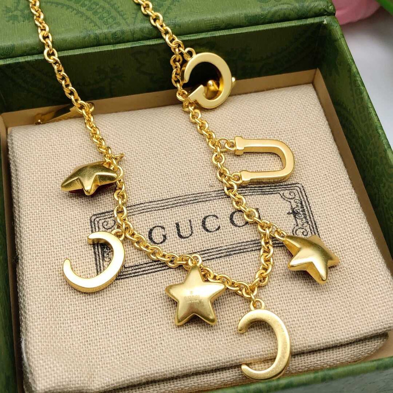 G*u*i logo-embellished enamel necklace gold