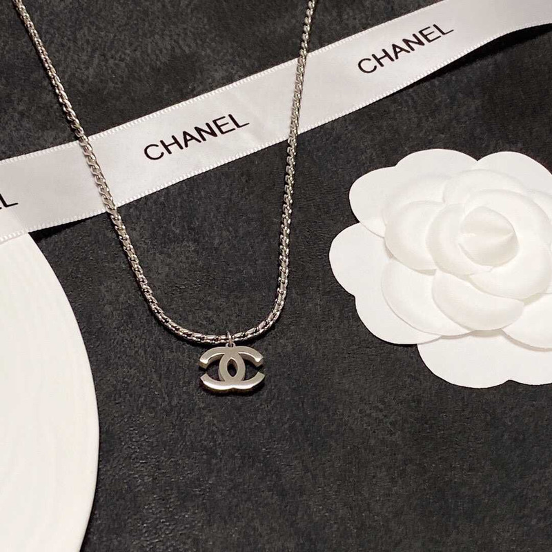 Ch*el cc pendant necklace silver