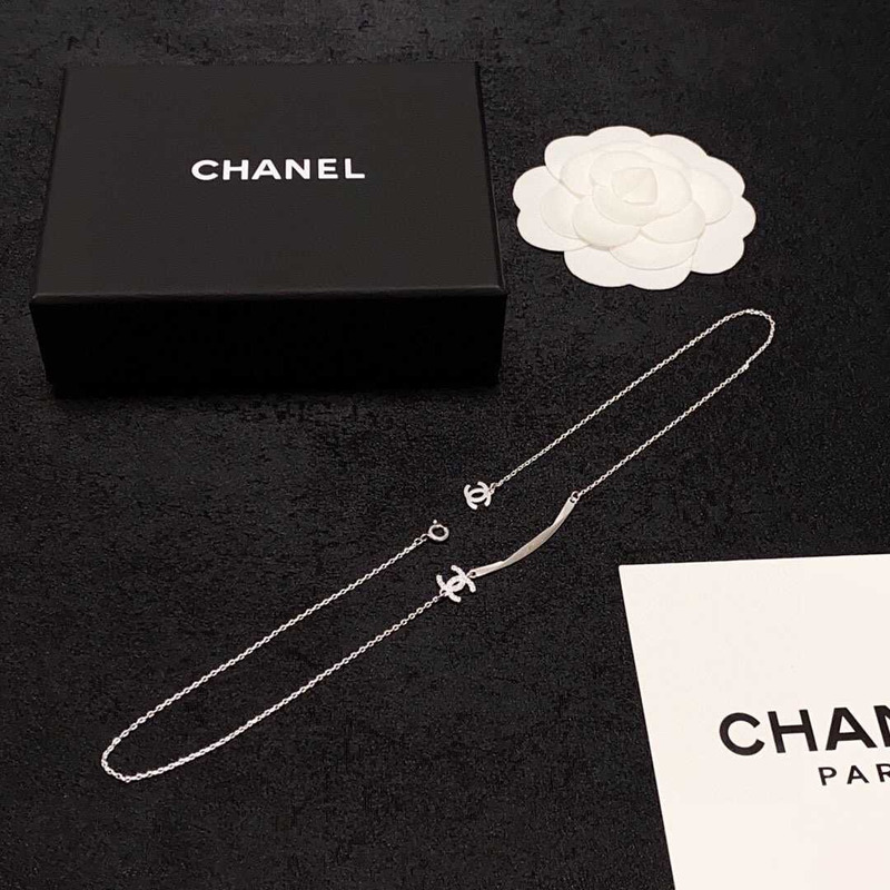 Ch*el silver logo necklace