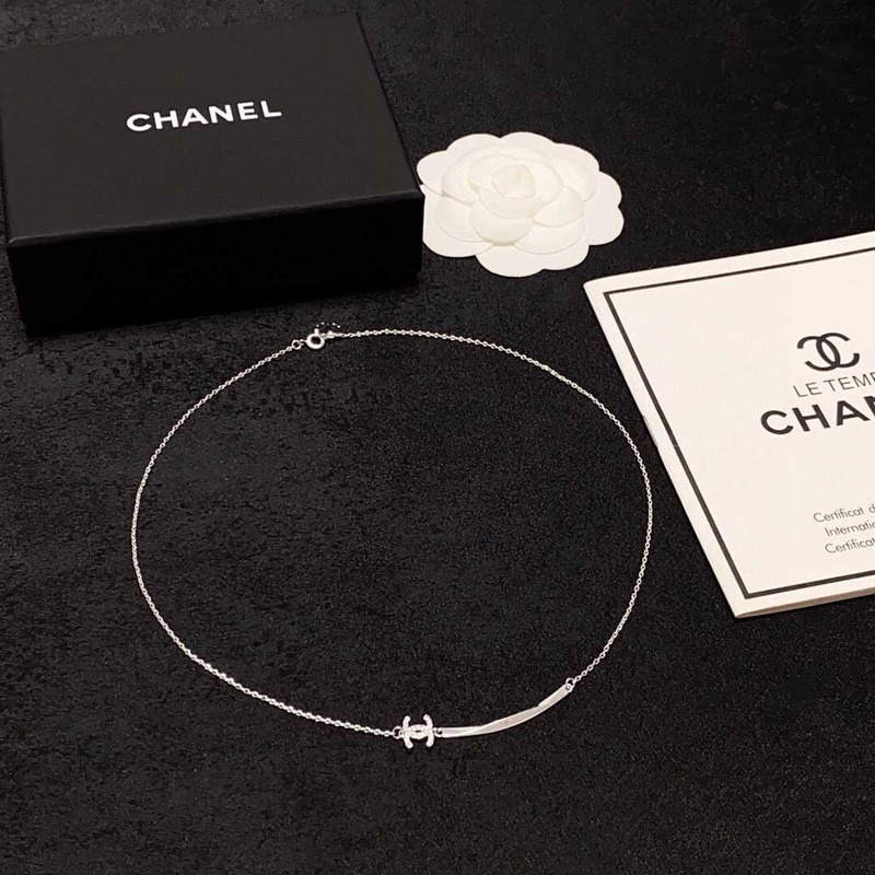 Ch*el silver logo necklace