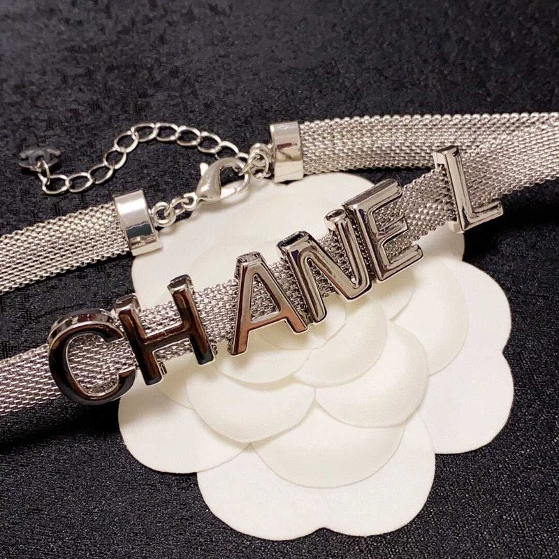 Ch*el logo chocker silver