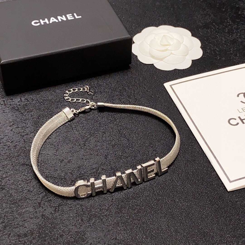 Ch*el logo chocker silver