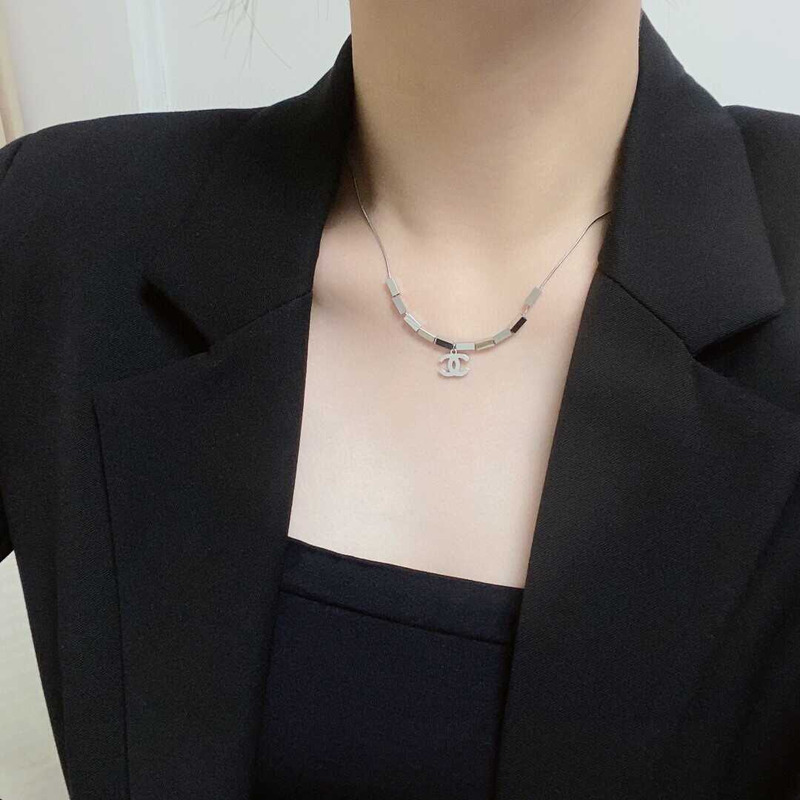 Ch*el cubes logo pentand necklace