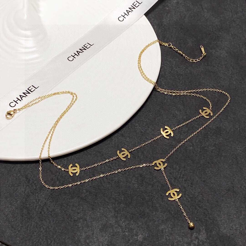 Ch*el logo necklace gold