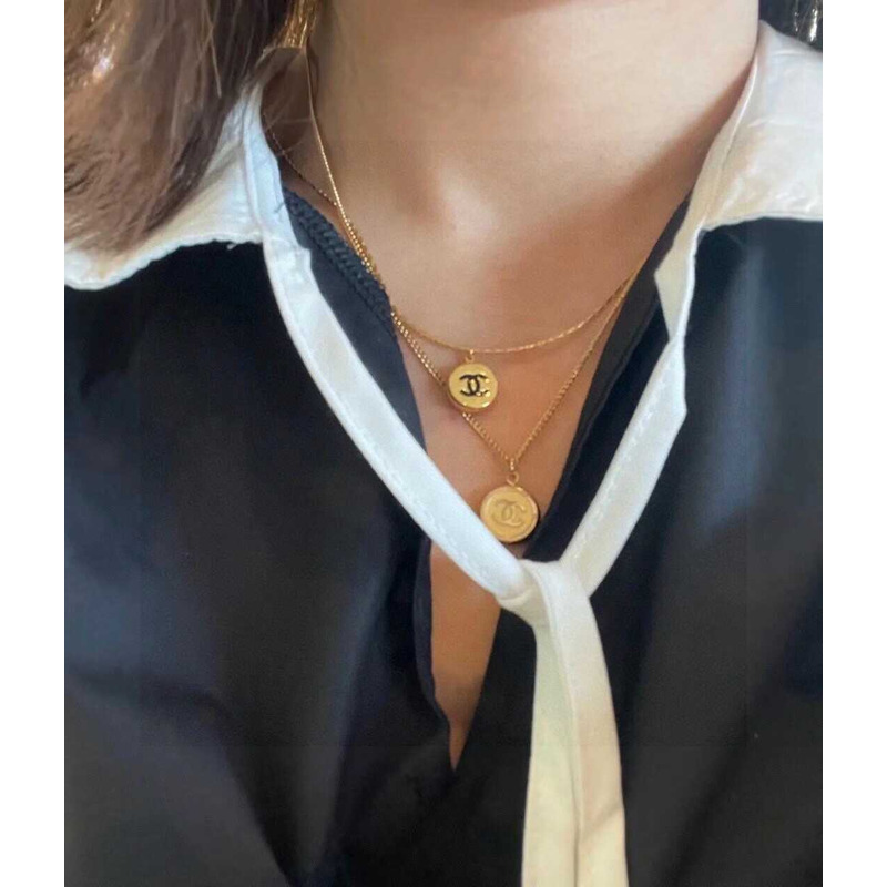 Ch*el logo gold coin necklace