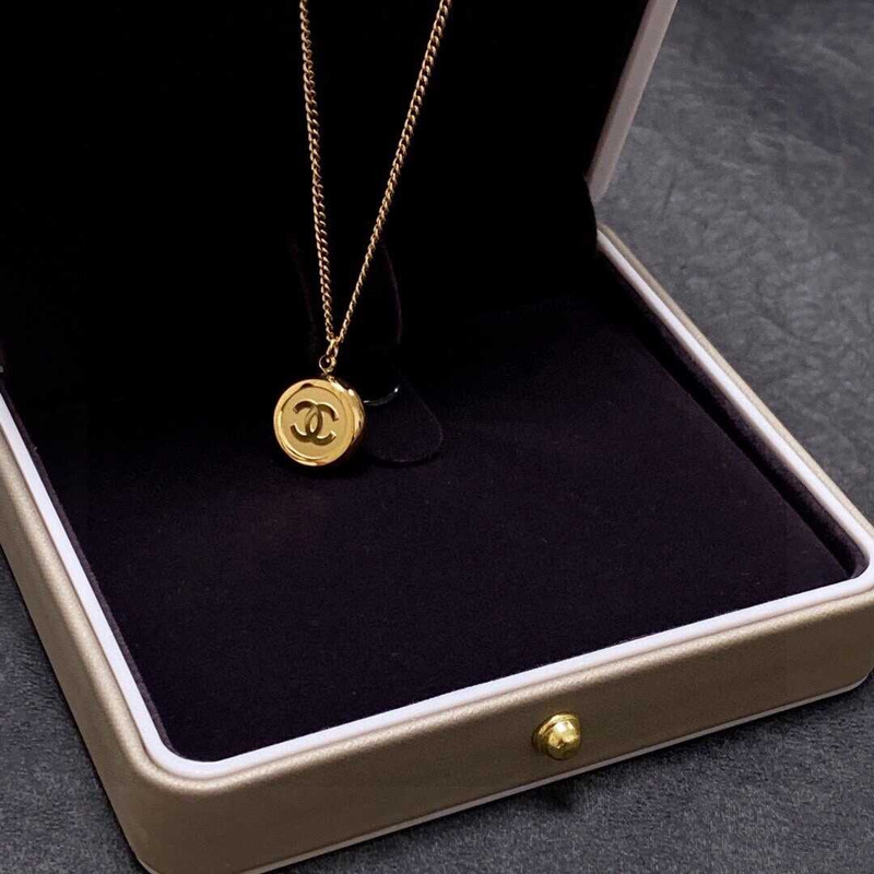 Ch*el logo gold coin necklace