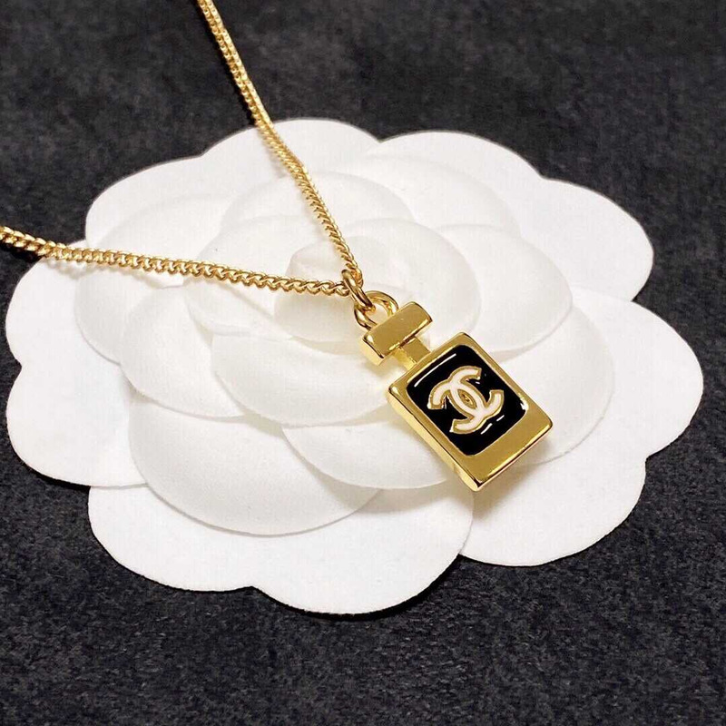 Ch*el logo pendant necklace gold