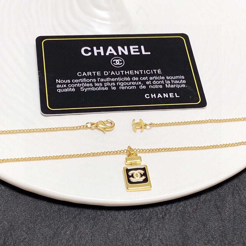 Ch*el logo pendant necklace gold