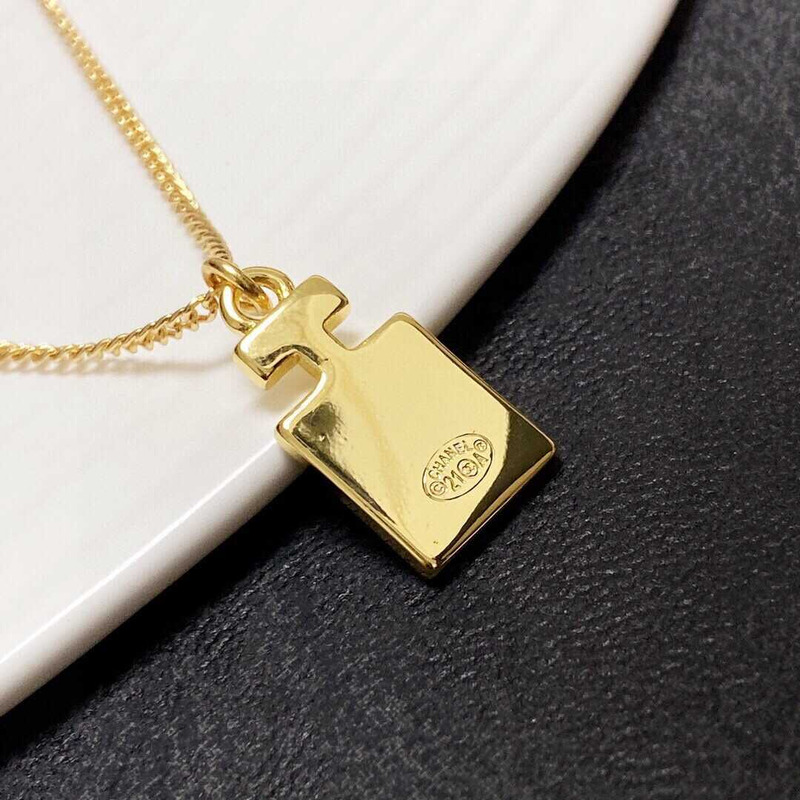 Ch*el logo pendant necklace gold