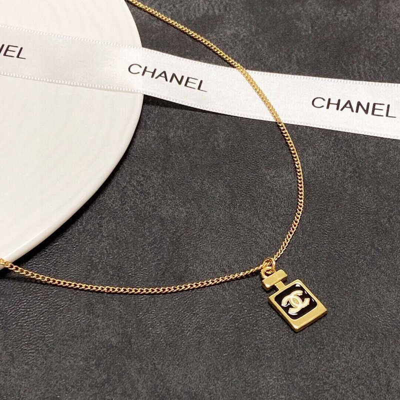 Ch*el logo pendant necklace gold