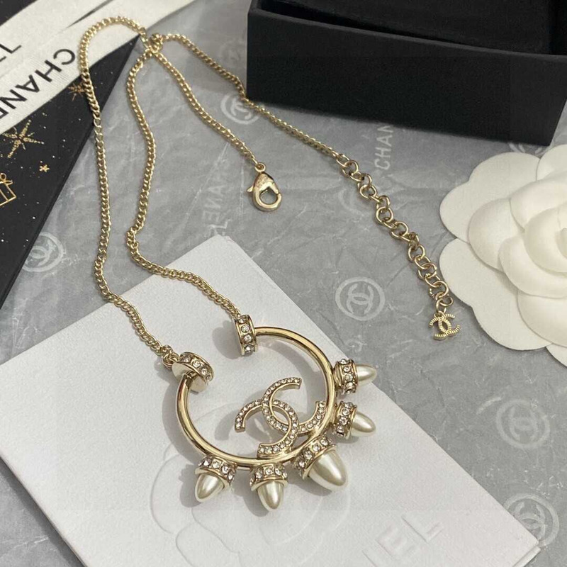 Ch*el half ring logo pendant gold