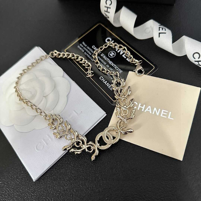 Ch*el logo necklace