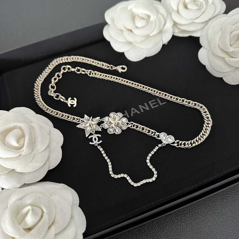 Ch*el chain necklace star and flower