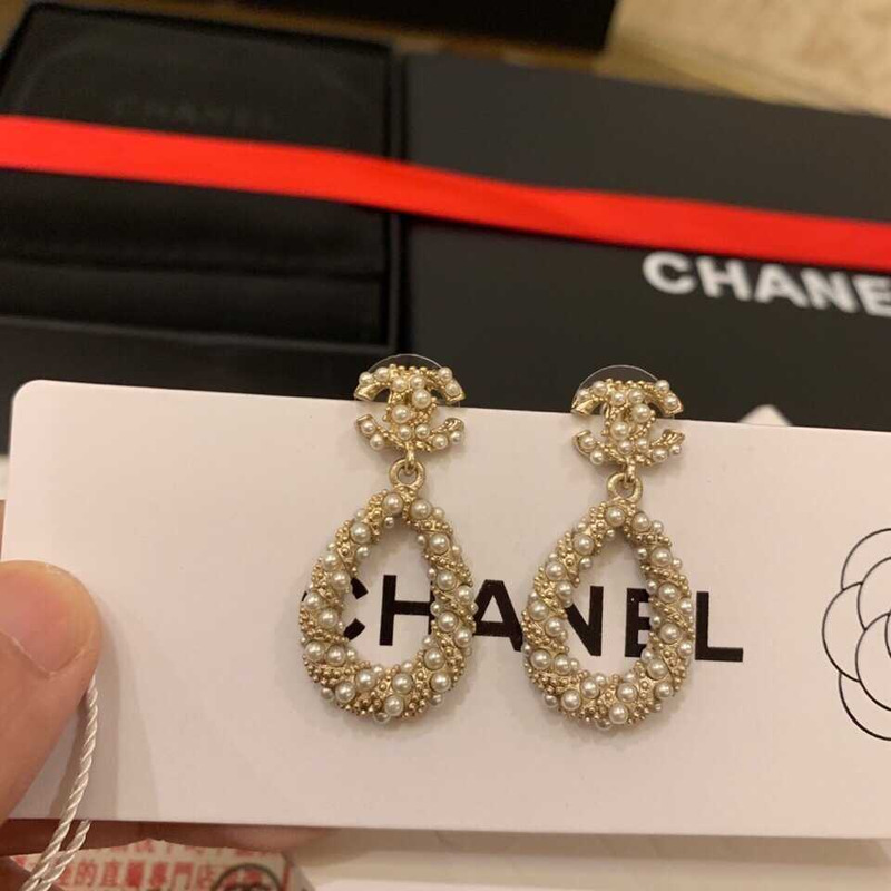 Ch*el water drop pearl earrings gold