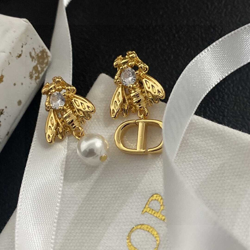 D*or bee pearl earrings gold and white