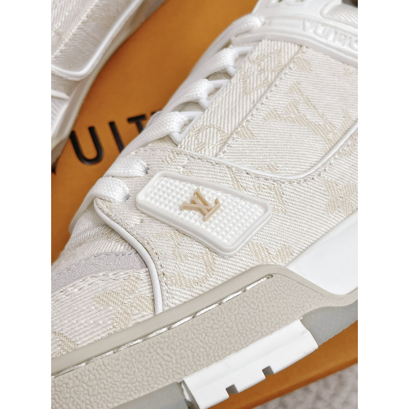 l**is V*t*n lv trainer white