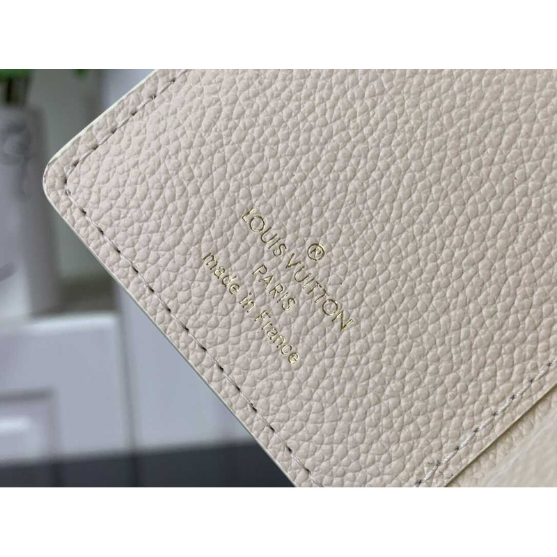 l**is V*t*n capucines xs wallet white