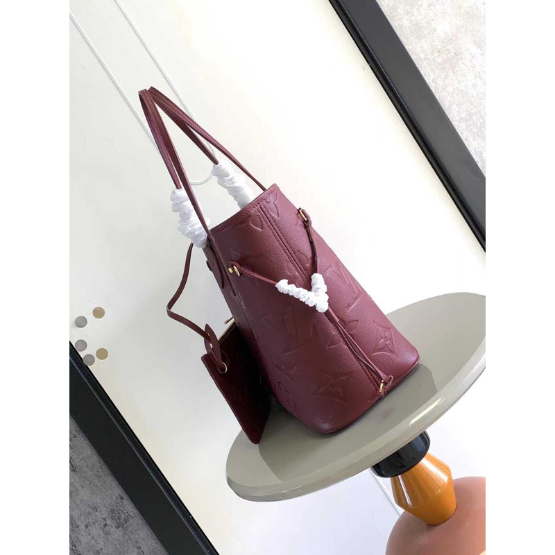 l**is V*t*n neverfull empreinte mm wine color