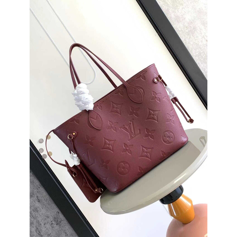 l**is V*t*n neverfull empreinte mm wine color