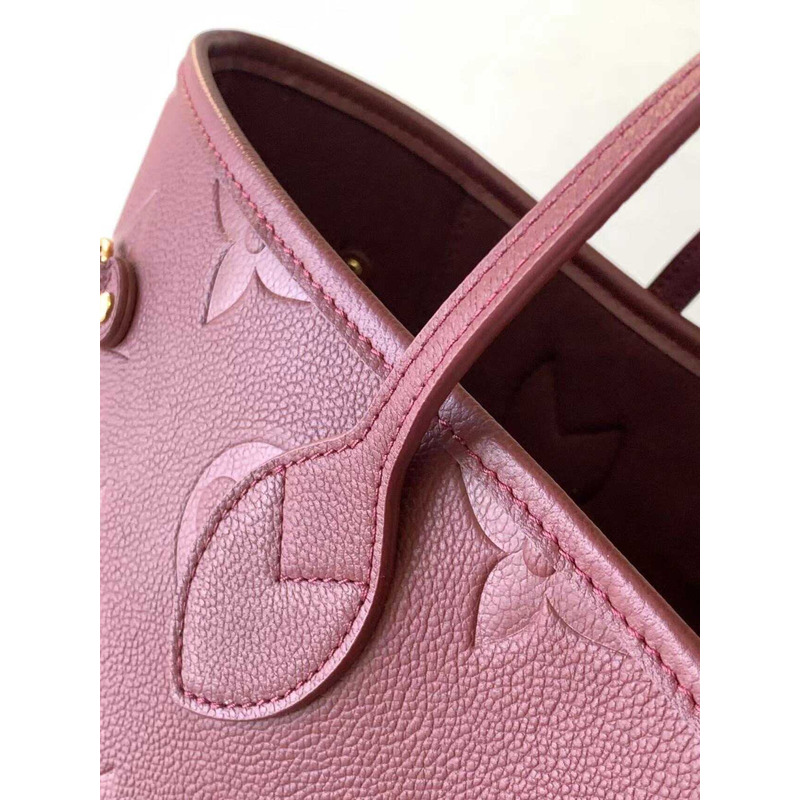 l**is V*t*n neverfull empreinte mm wine color