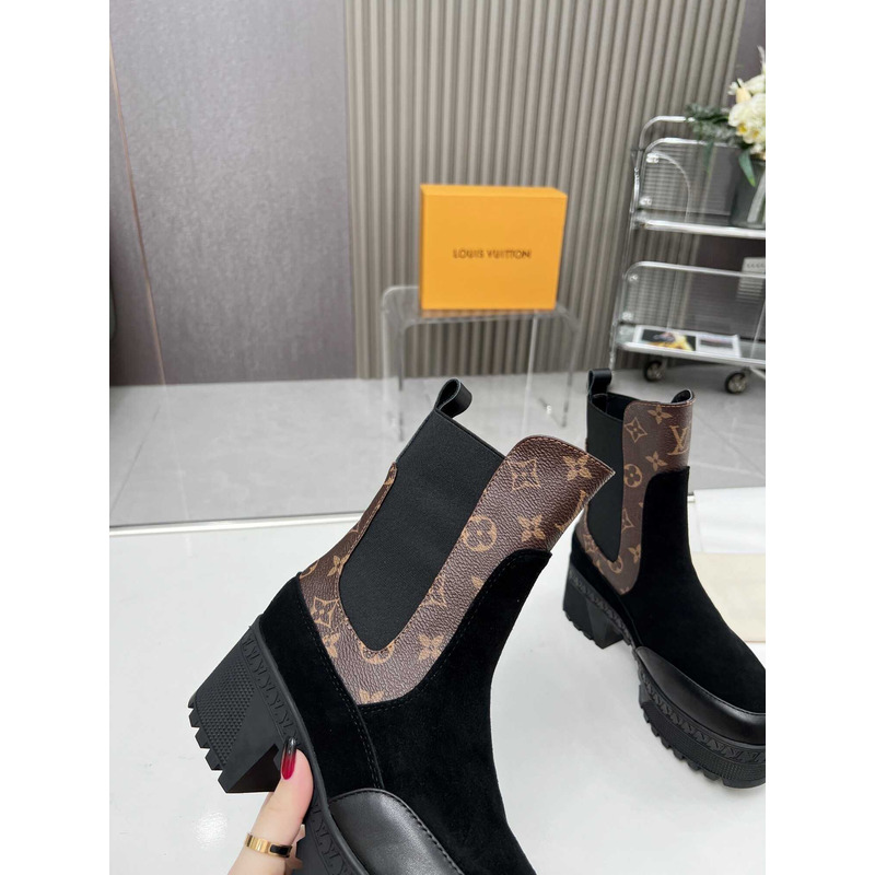 l**is V*t*n chelsea boots monogram and black