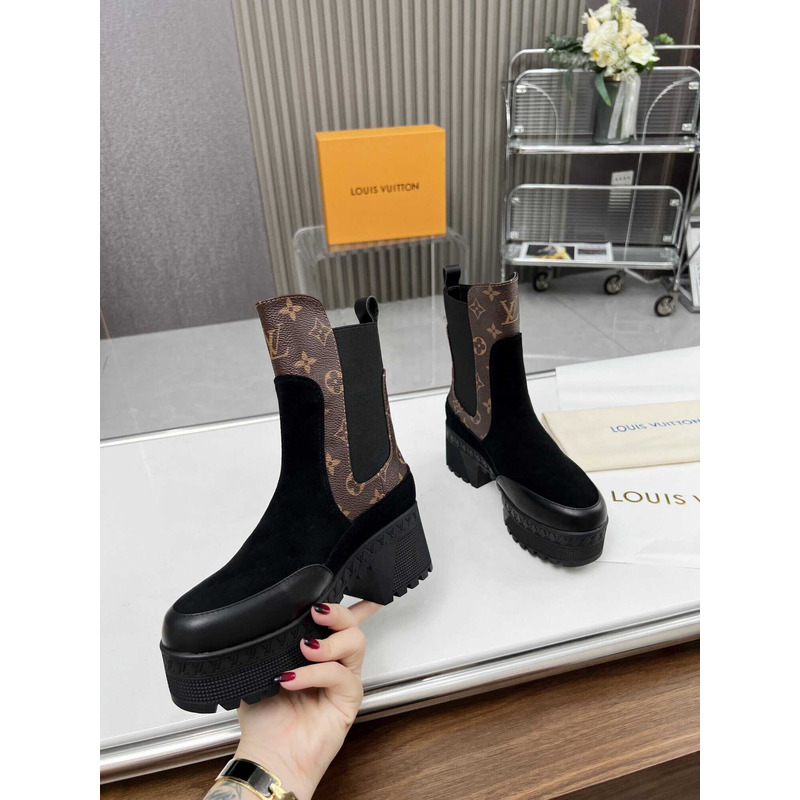 l**is V*t*n chelsea boots monogram and black