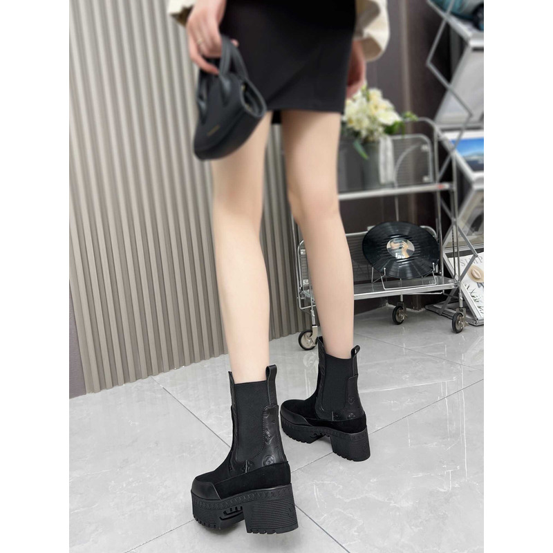 l**is V*t*n naplack mid chelsea boot black