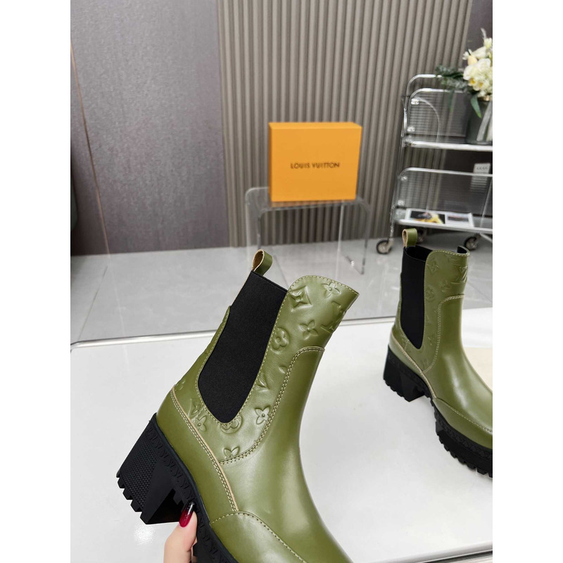 l**is V*t*n mid chelsea boots army green