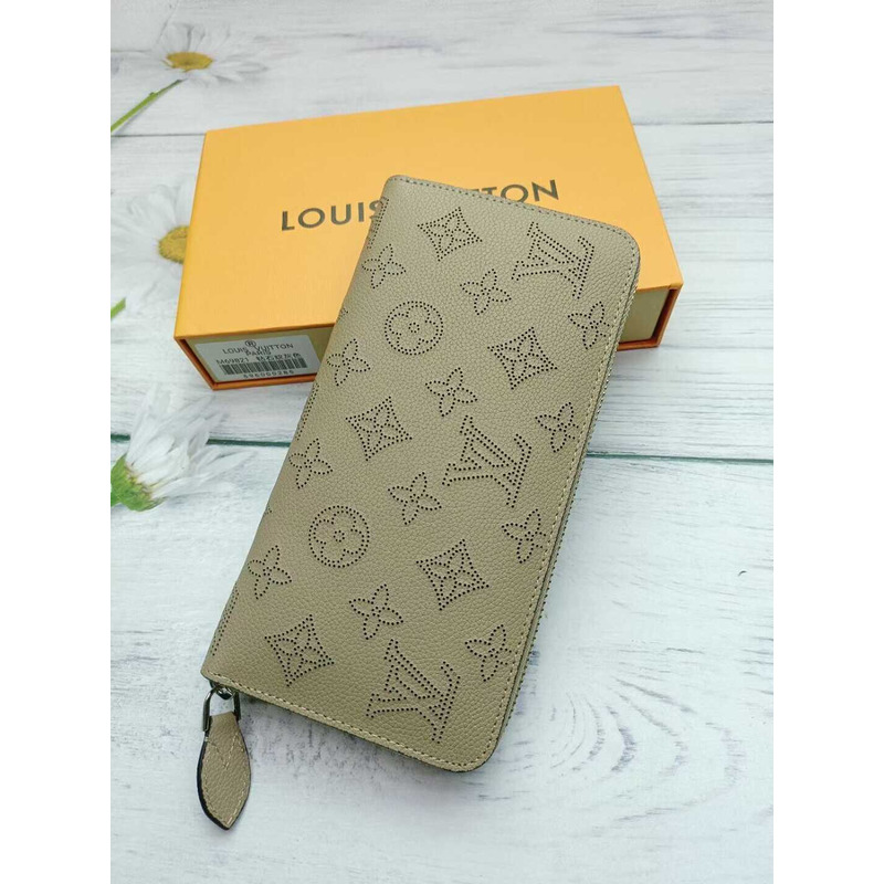 l**is V*t*n zippy wallet brown