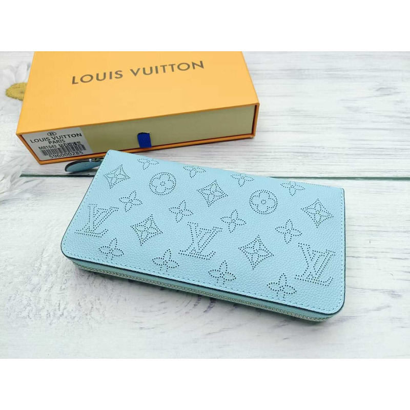 l**is V*t*n zippy wallet blue