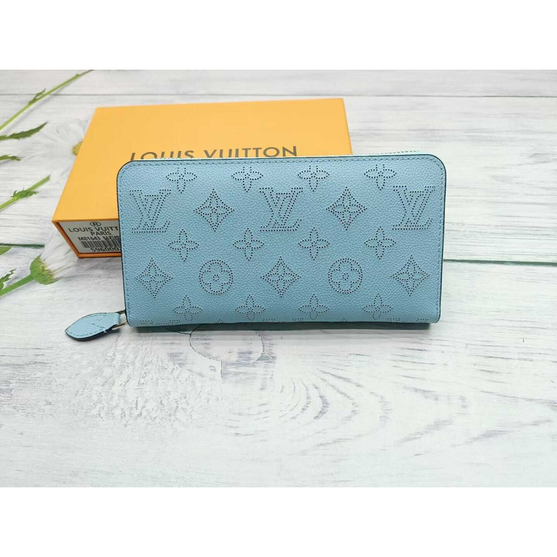 l**is V*t*n zippy wallet blue