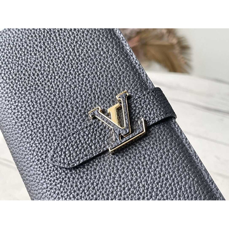 l**is V*t*n taurillon wallet black