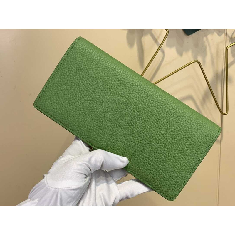 l**is V*t*n taurillon wallet green