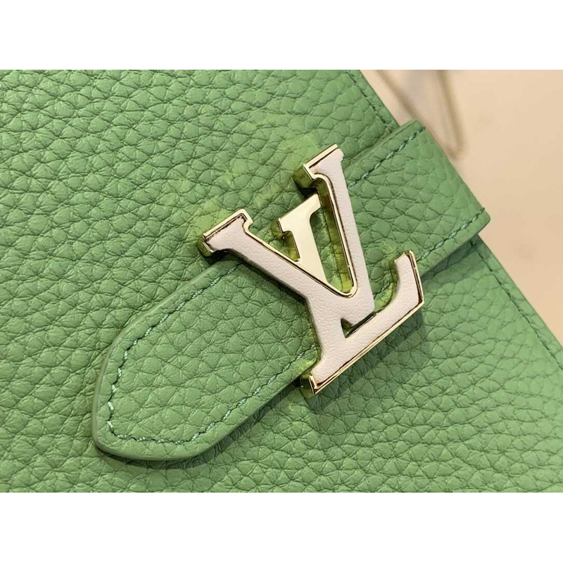 l**is V*t*n taurillon wallet green