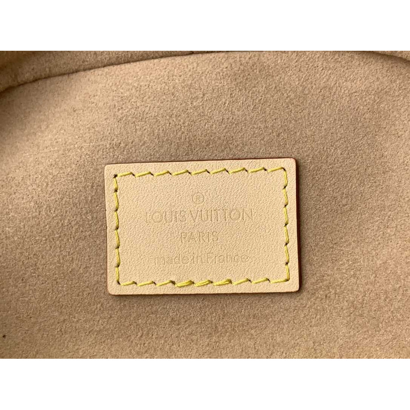 l**is V*t*n micro vanity bag beige