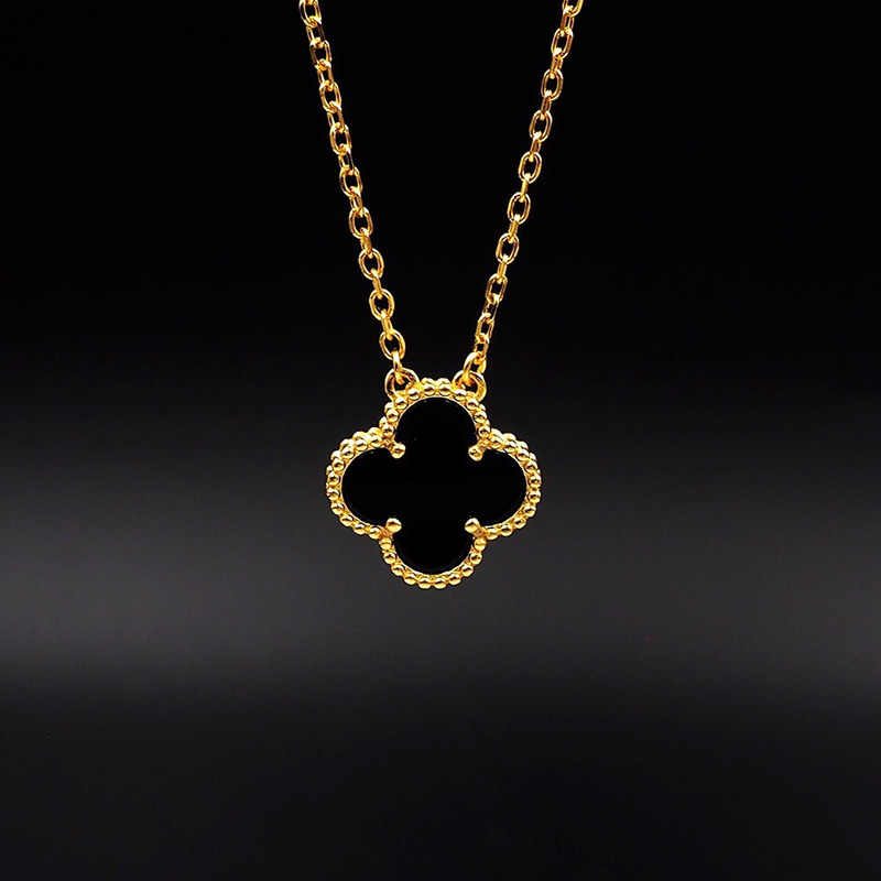 Van Cleef & ArPels  Yellow Gold Black Onyx Vintage Alhambra Pendant Necklace