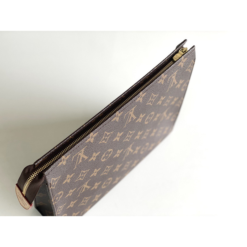 l**is V*t*n pochette monogram