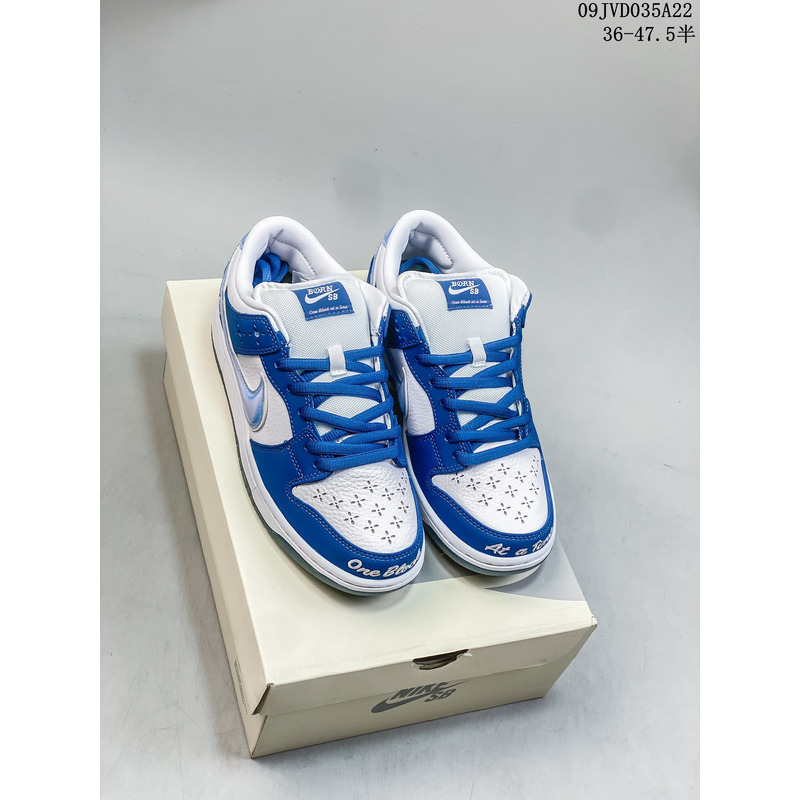 Nike SB Zoom Dunk Low Sneaker Blue And White