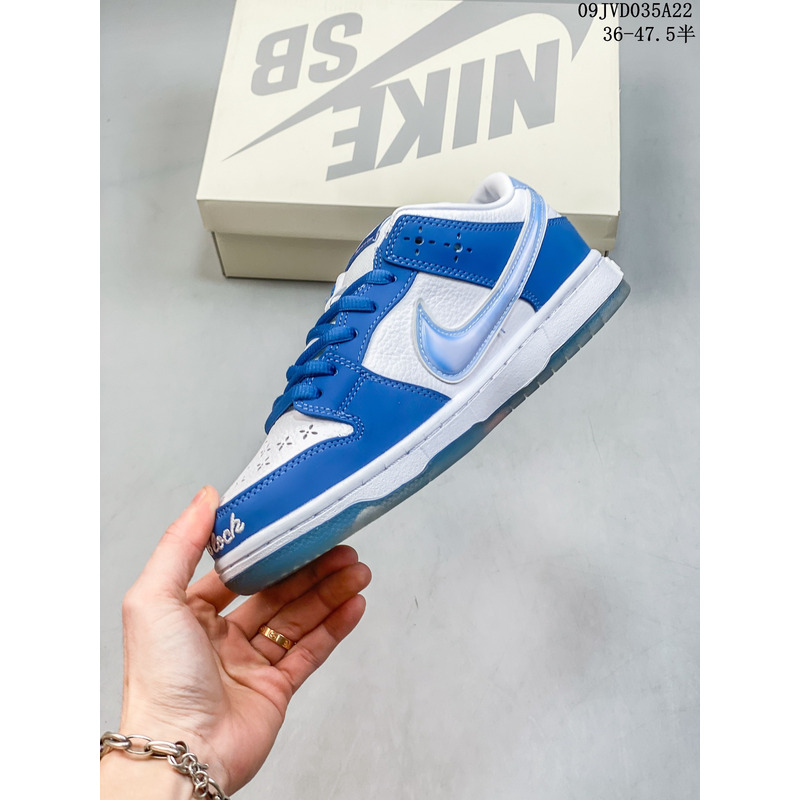 Nike SB Zoom Dunk Low Sneaker Blue And White