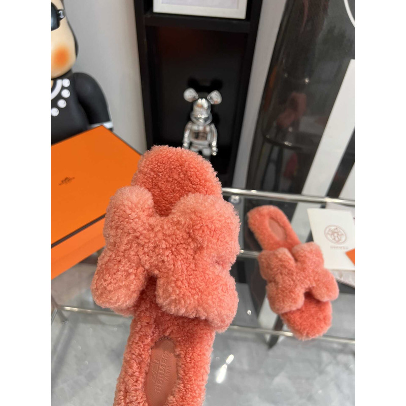 H**mes oran sandal in shearling orange pink