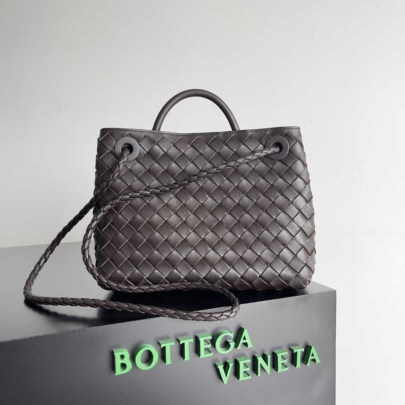 Bo*te*ga ve*ne*ta small andiamo tote bag dark brown