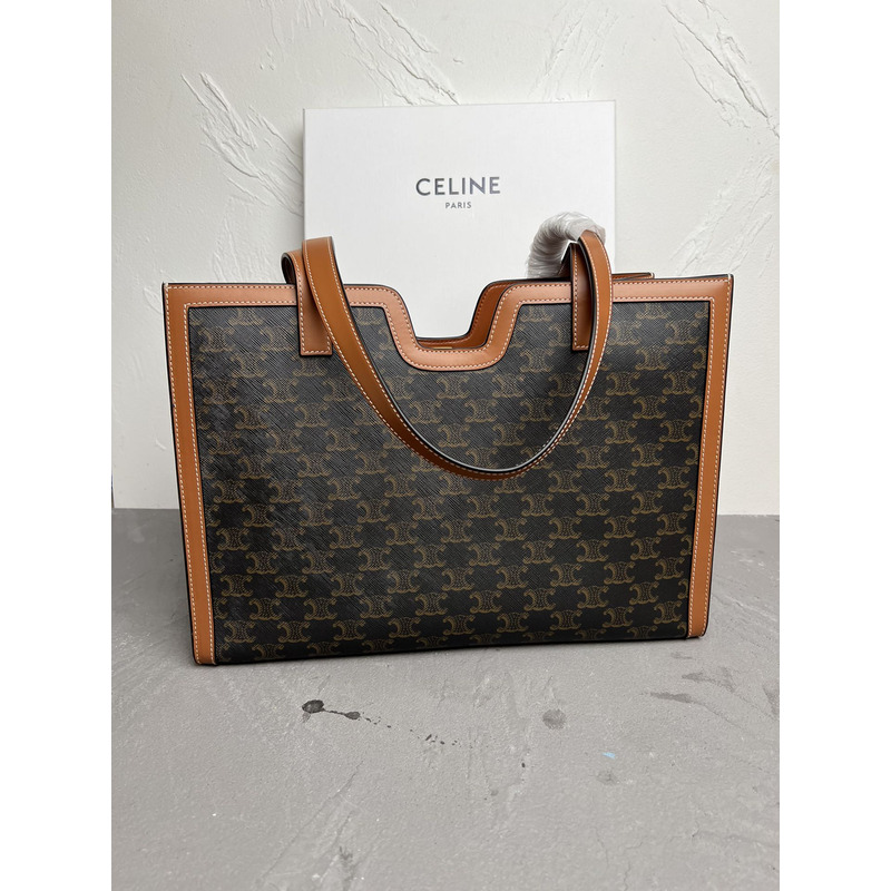 Ce**e cabas 16 in triomphe canvas and calfskin bag