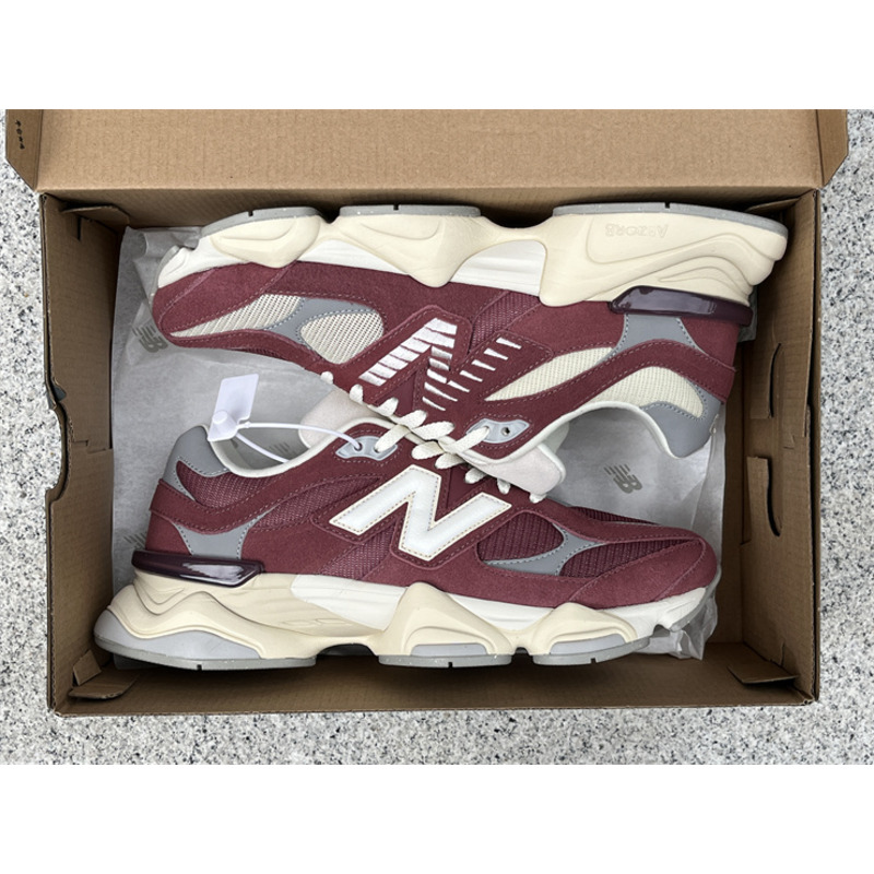 New Balance 9060 Sneakers Red